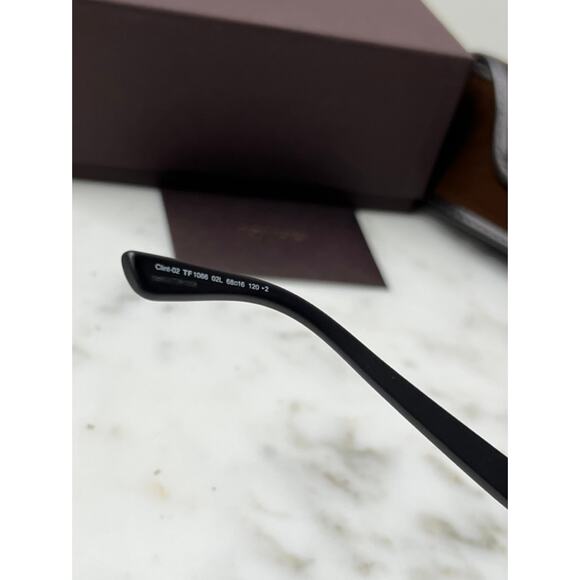 NEW Tom Ford Clint TF1066 Mask Sunglasses in Black - Picture 5 of 5
